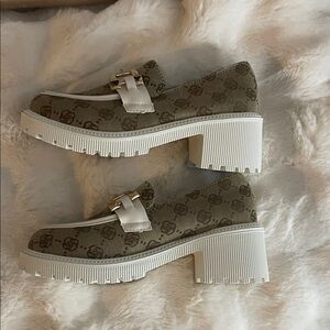 Stylish Women's Loafers with Gold Accent